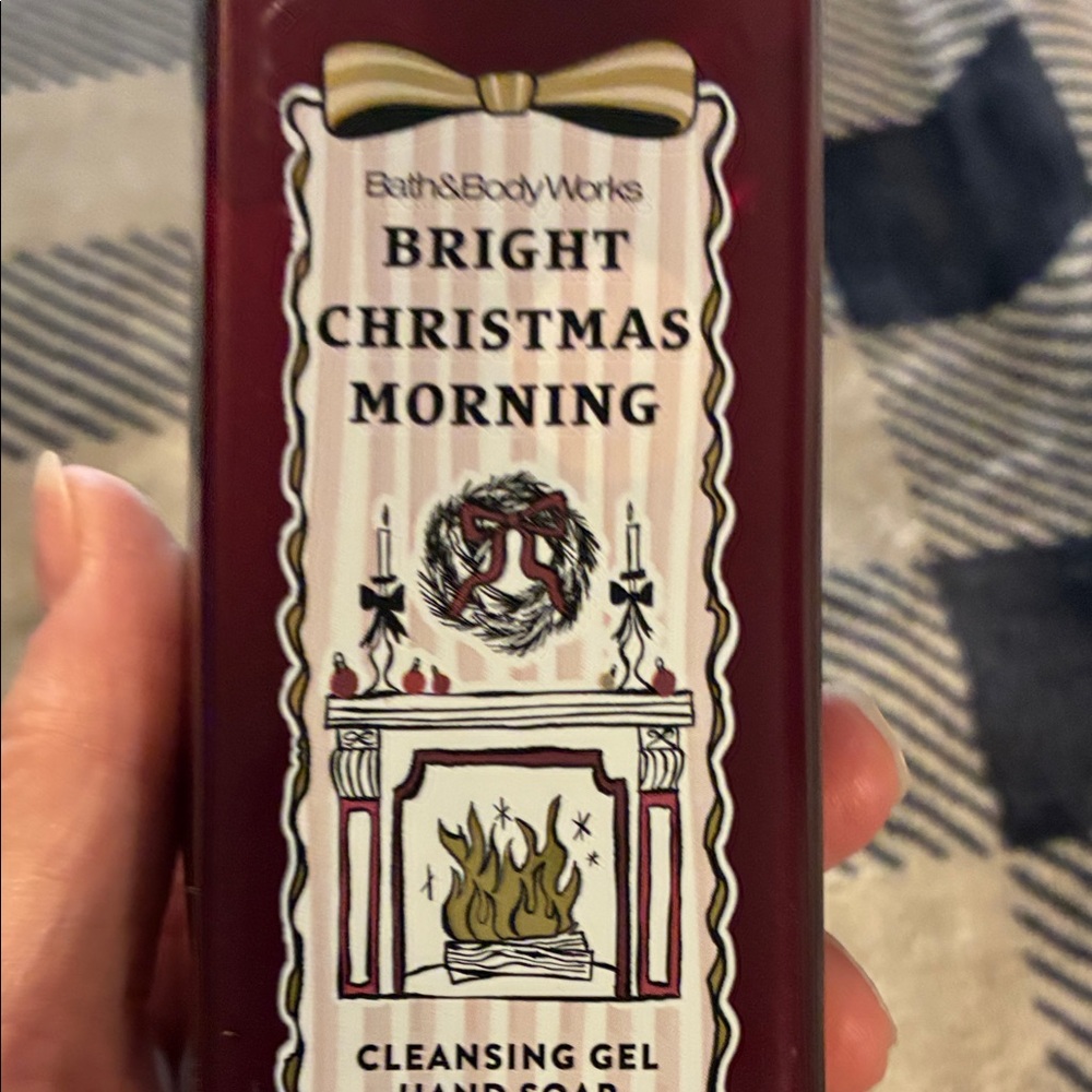 Bath & Body Works Bright Christmas Morning Red Hand Soap ( 4) - Picture 2 of 4